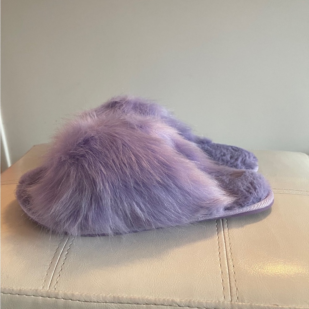Slippers - Picture 2 of 2